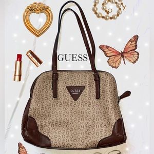 ⛓️✨Gorgeous GUESS Purse / Multiple Compartments inside✨⛓️